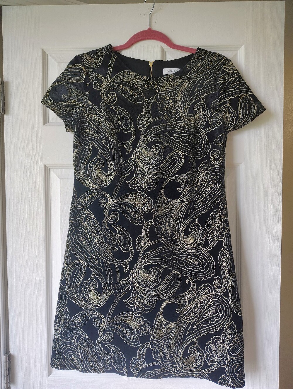 Calvin Klein Black Velvet Gold Paisley Embroidered Shift Dress Size 6